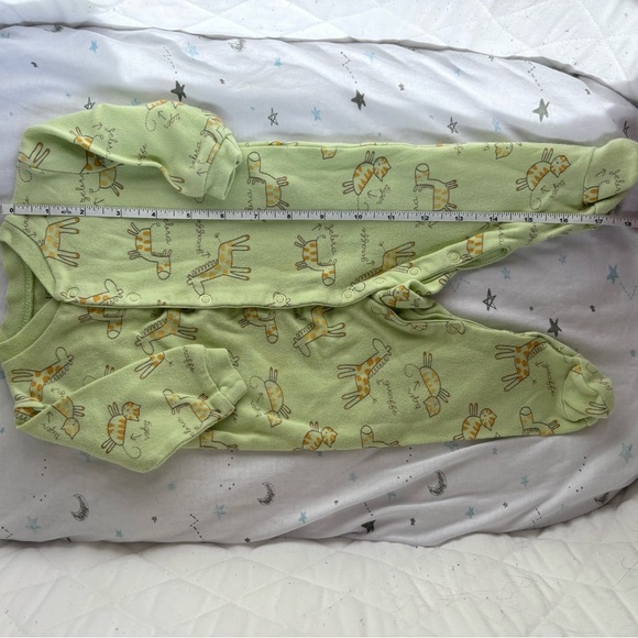 ⭒ 0-3M Joe Fresh Pastel Light Green Giraffe Tiger Footies Buttons Long Sleeve ⭒ - Picture 6 of 8